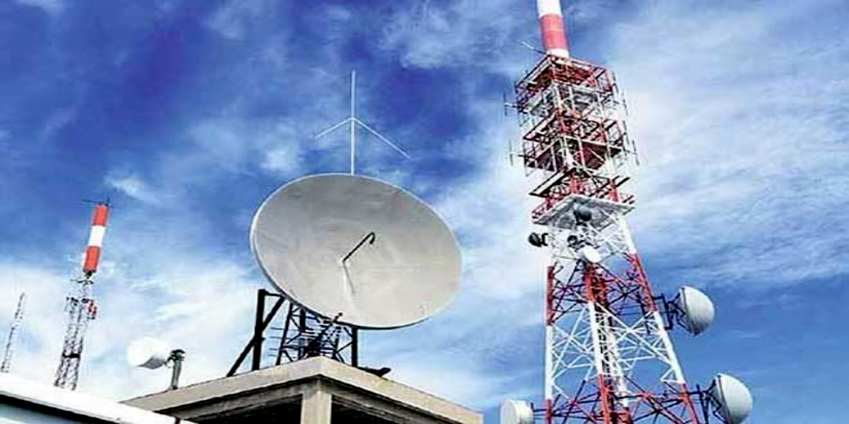 Telecom Companies offer free call service in Flood-Hit areas