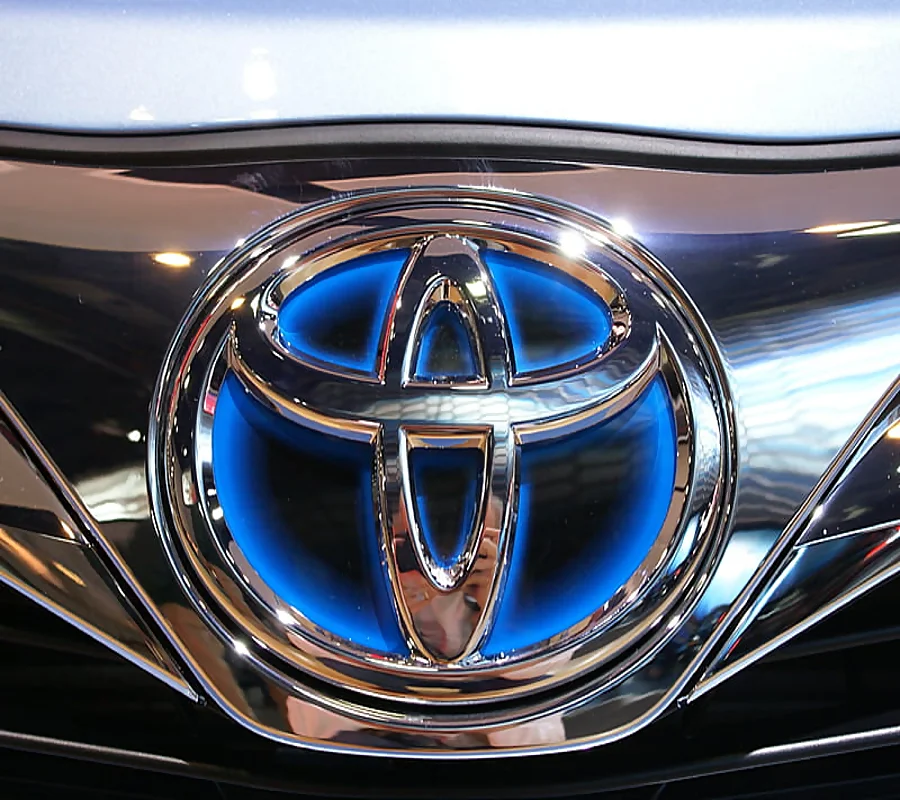 Toyota in Pakistan reduces prices for all corolla model cars