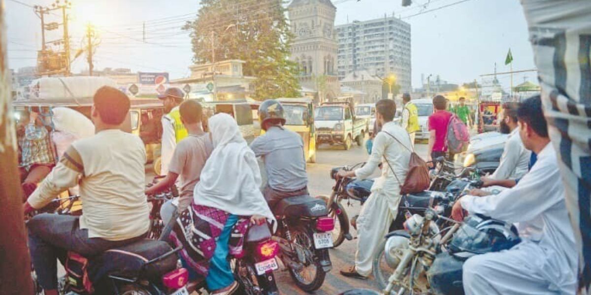 Pillion-Riding-Banned-in-Karachi-on-New-Year-Eve