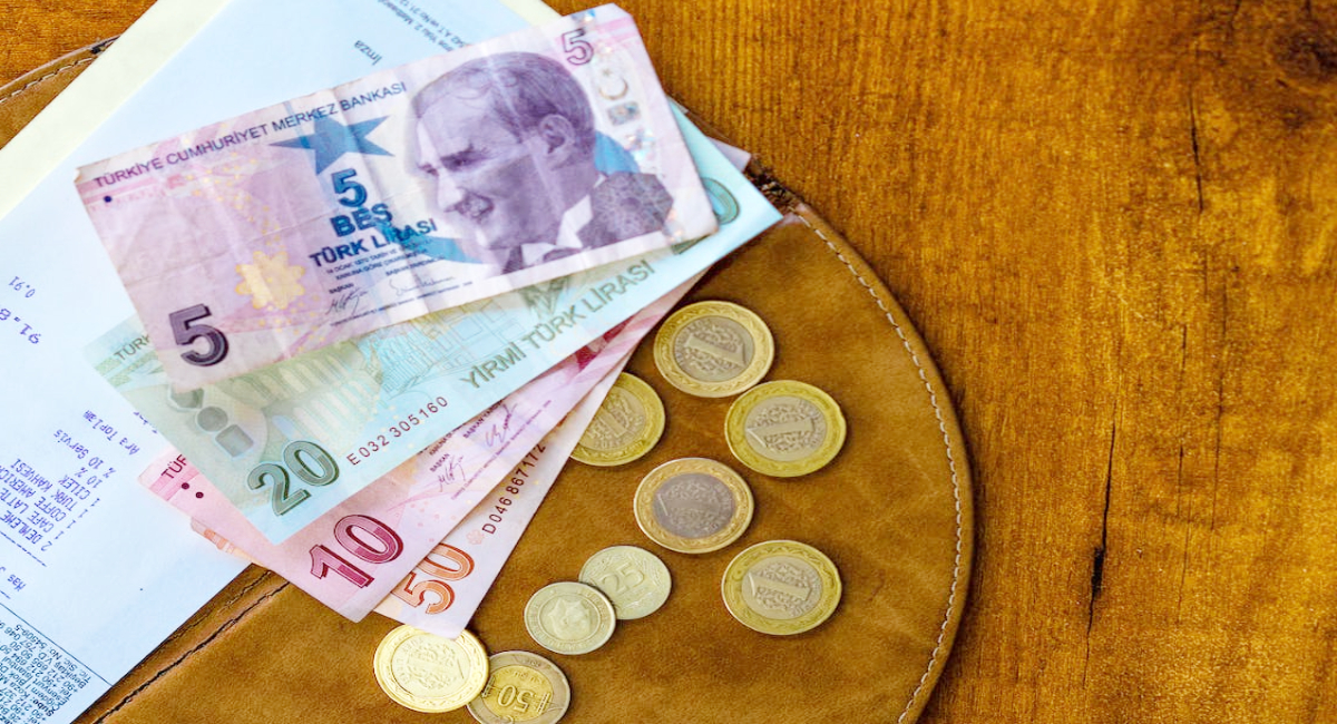 Turkish Central Bank estimated 60% lira deposits in banks in mid-2023