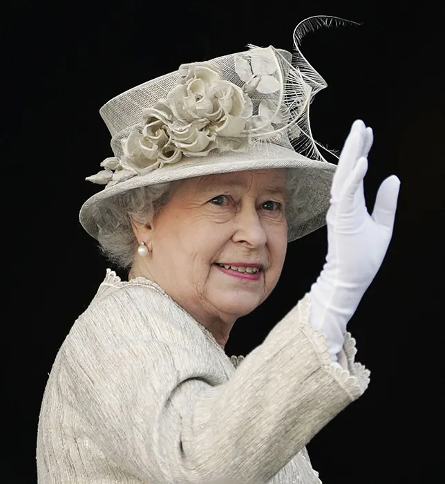 the-queen-gloves.
